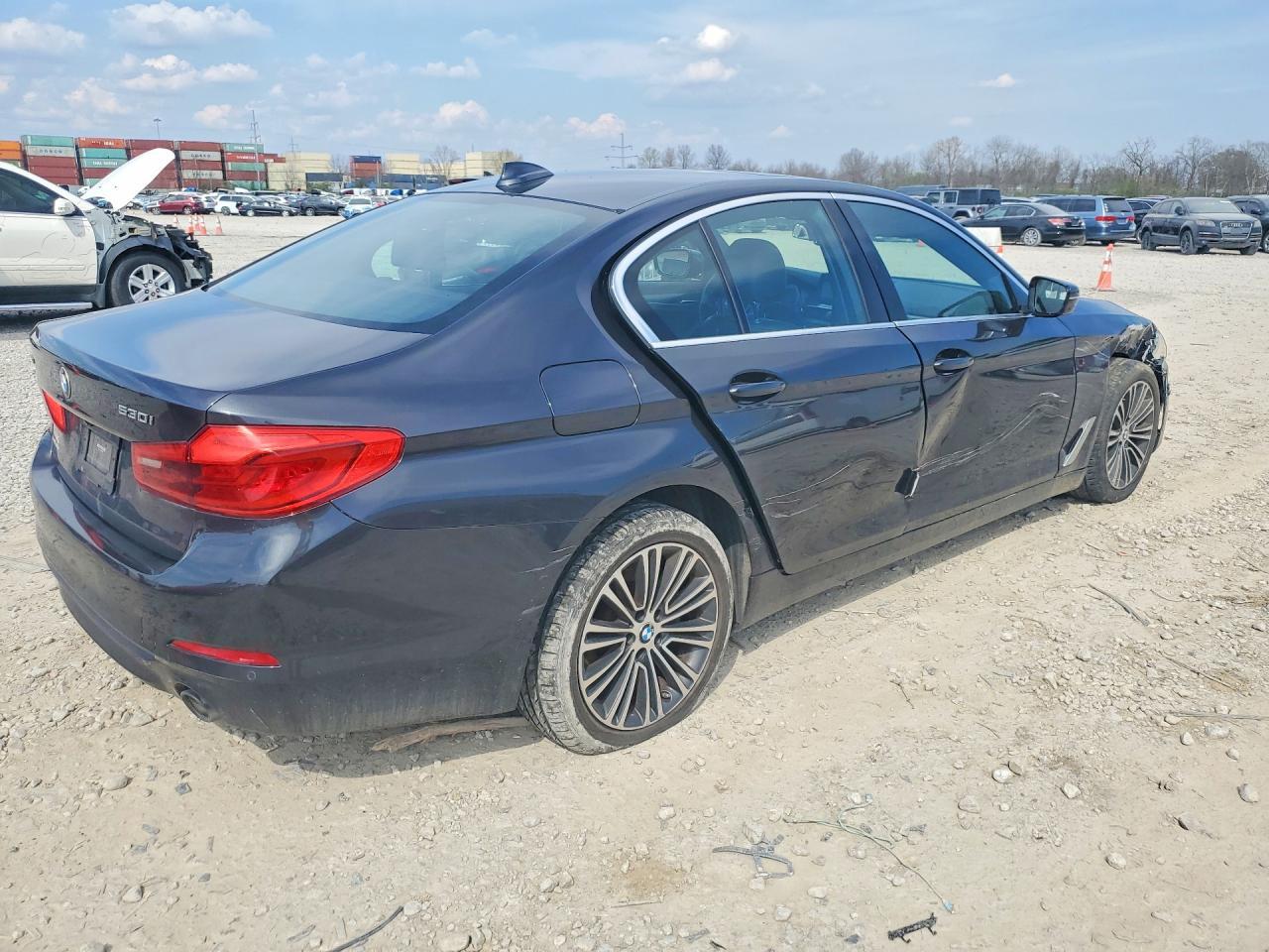 2019 BMW 530 Xi - zdjęcie 3