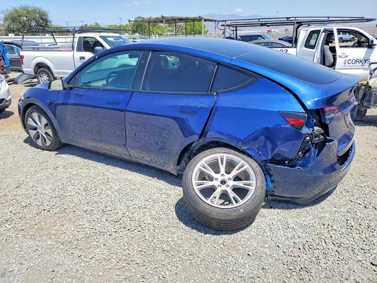 2023 Tesla Model Y - zdjęcie 2