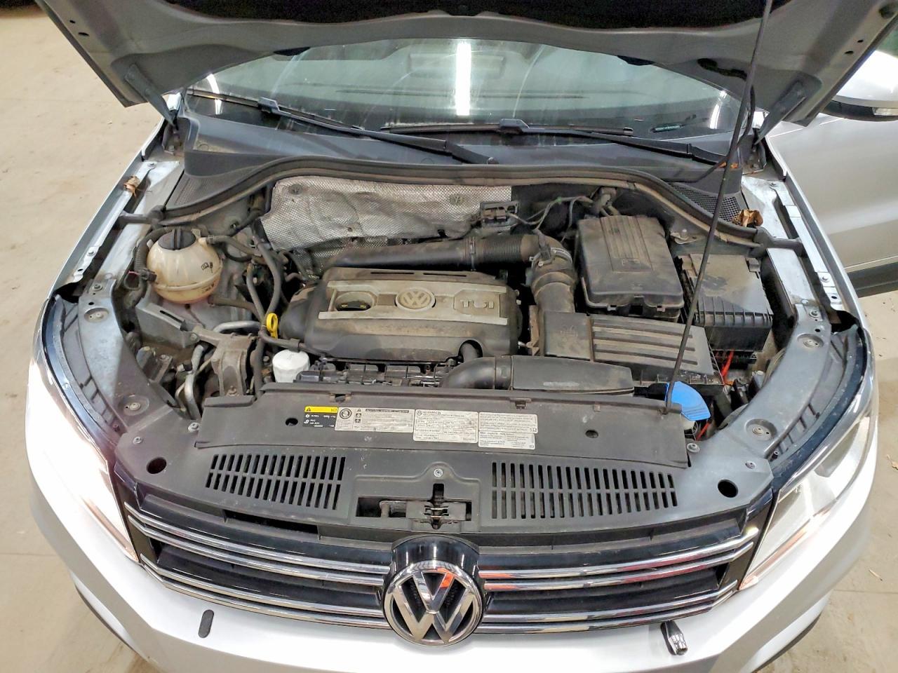 2017 Volkswagen Tiguan - zdjęcie 12