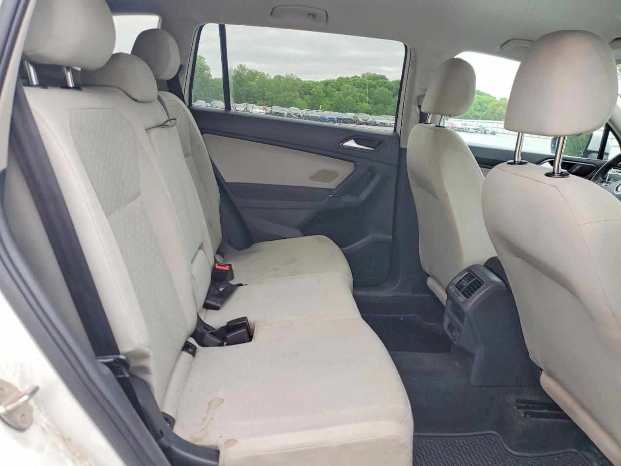 2018 Volkswagen Tiguan S - zdjęcie 11