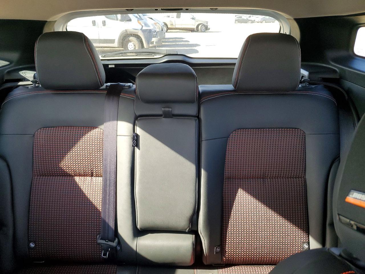 2025 Nissan Kicks Sr - zdjęcie 10