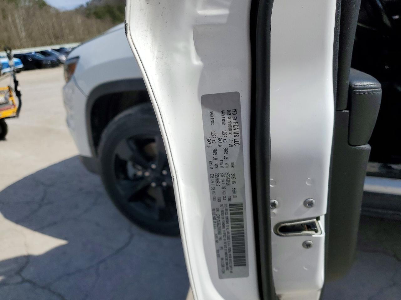 2020 Jeep Cherokee Latitude Plus - zdjęcie 13