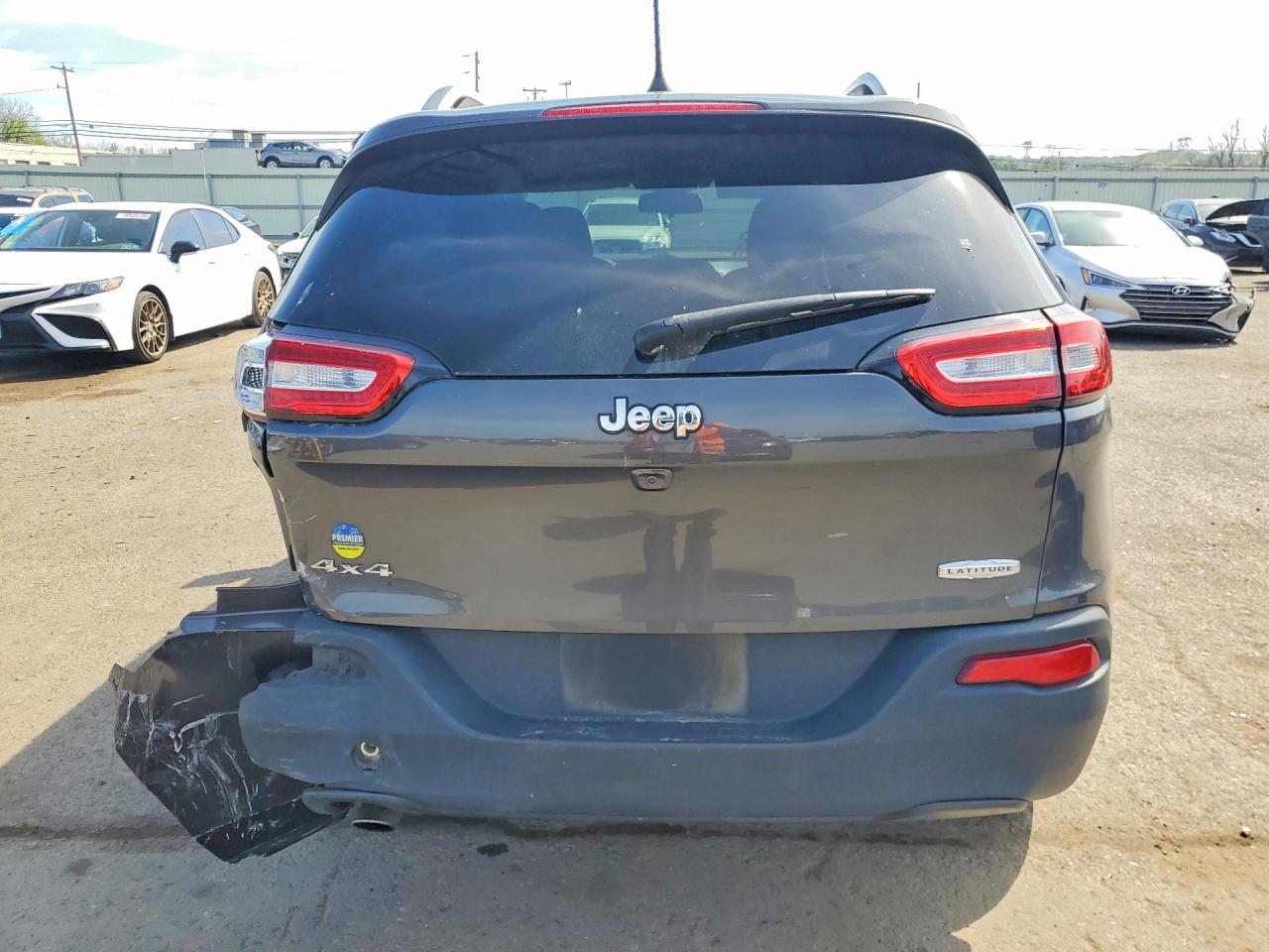 2016 Jeep Cherokee Latitude - zdjęcie 6