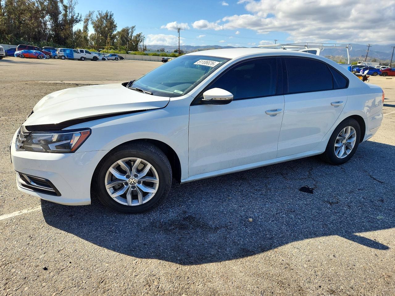 2018 Volkswagen Passat S - zdjęcie główne
