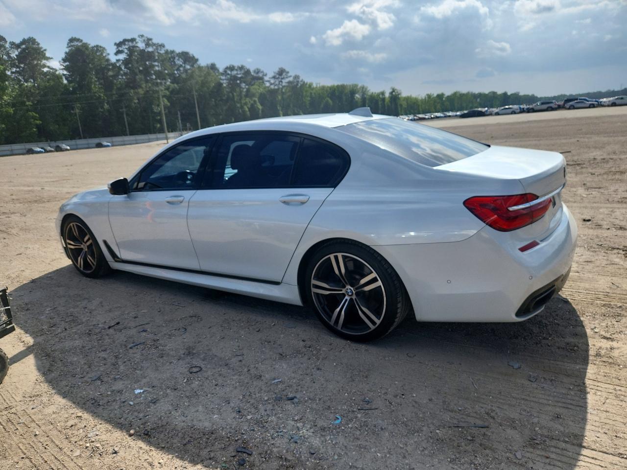 2019 BMW 740 I - zdjęcie 2