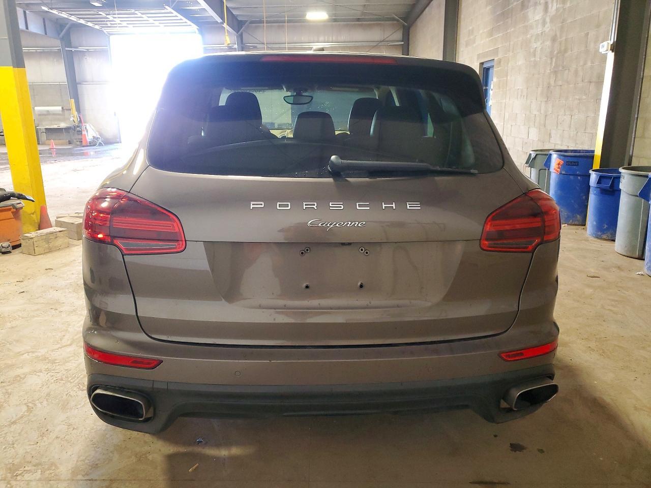 2016 Porsche Cayenne - zdjęcie 6