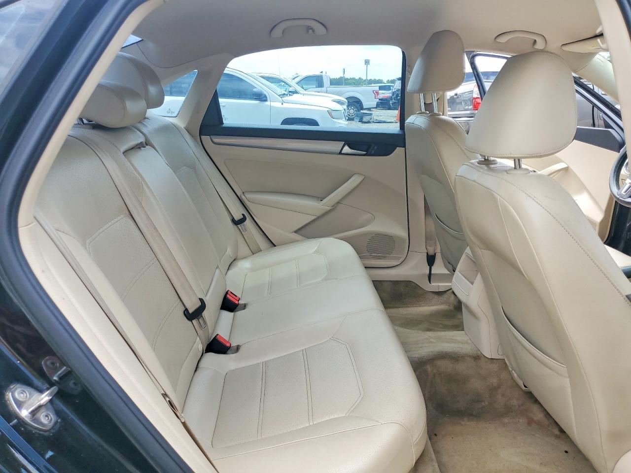 2015 Volkswagen Passat S - zdjęcie 10