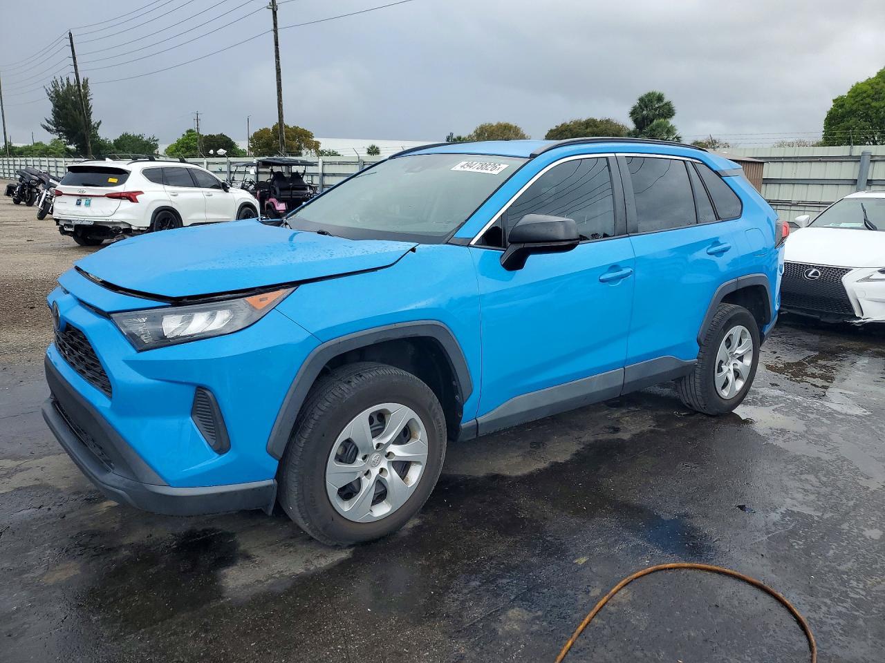 2020 Toyota Rav4 Le - zdjęcie główne