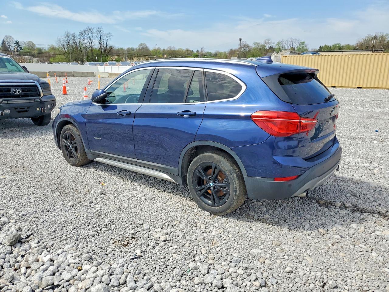 2016 BMW X1 xDrive28I - zdjęcie 2