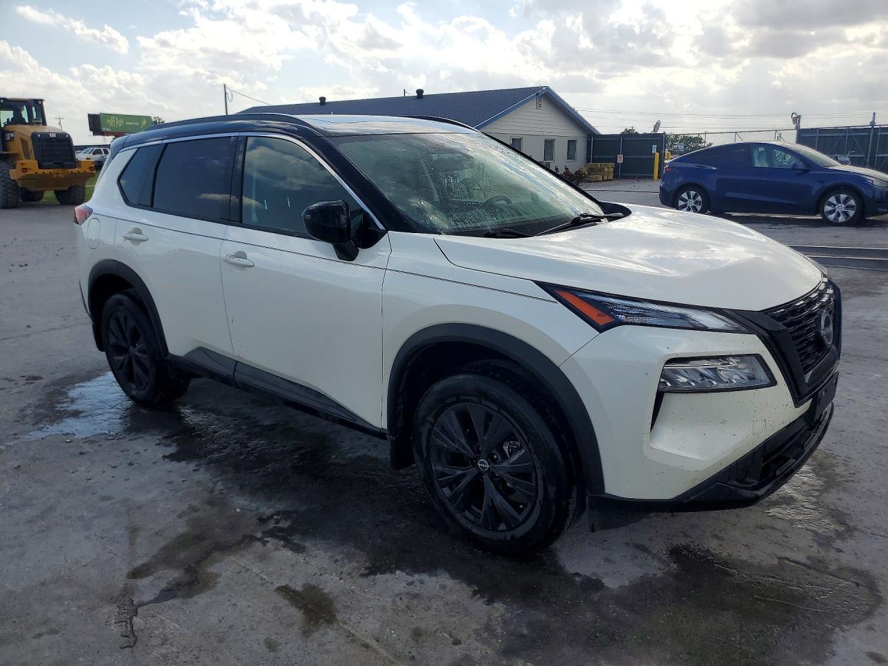 2023 Nissan Rogue Sv - zdjęcie 4