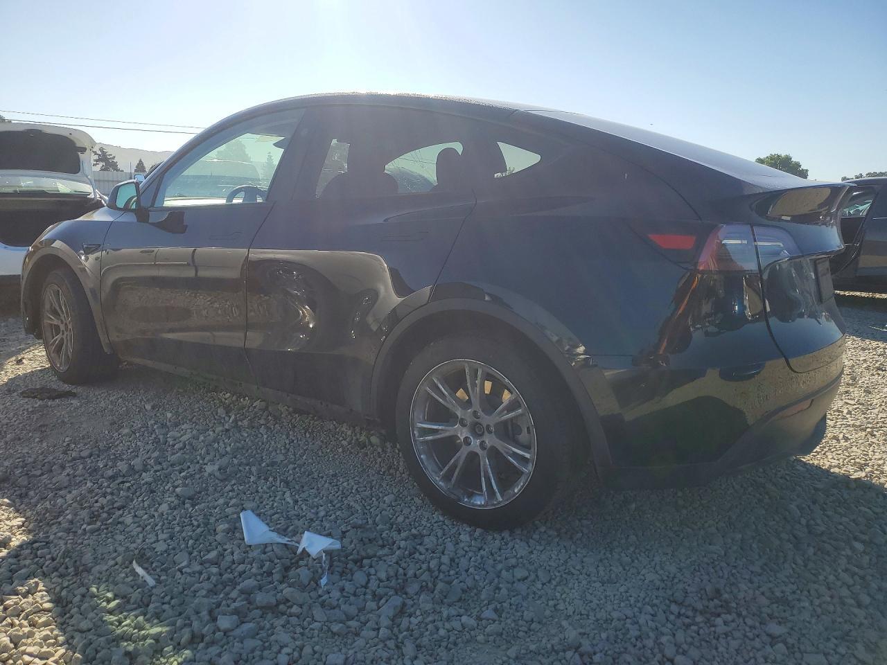 2023 Tesla Model Y - zdjęcie 2