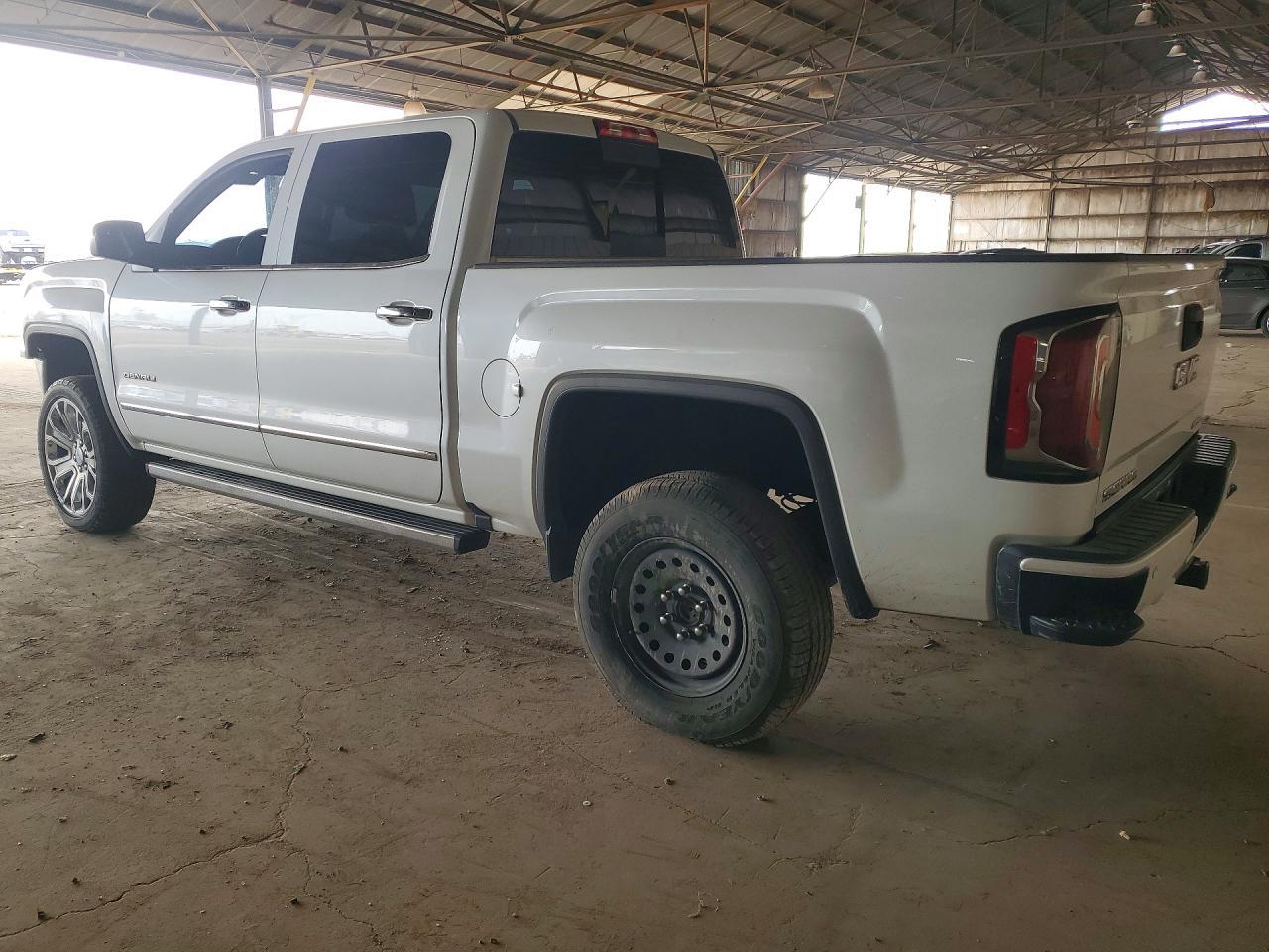 2018 GMC Sierra K1500 Denali - zdjęcie 2