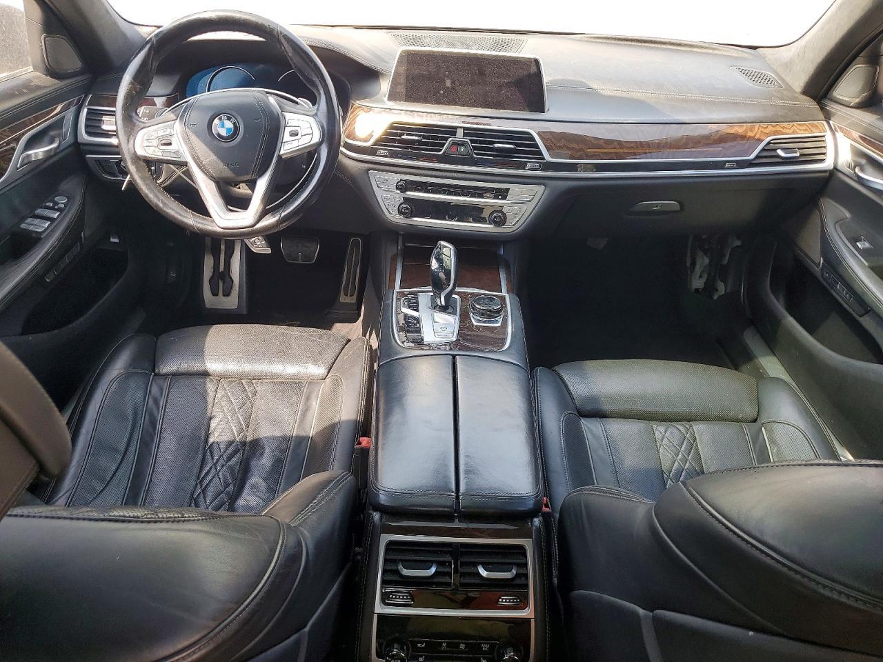 2018 BMW 750 Xi - zdjęcie 8