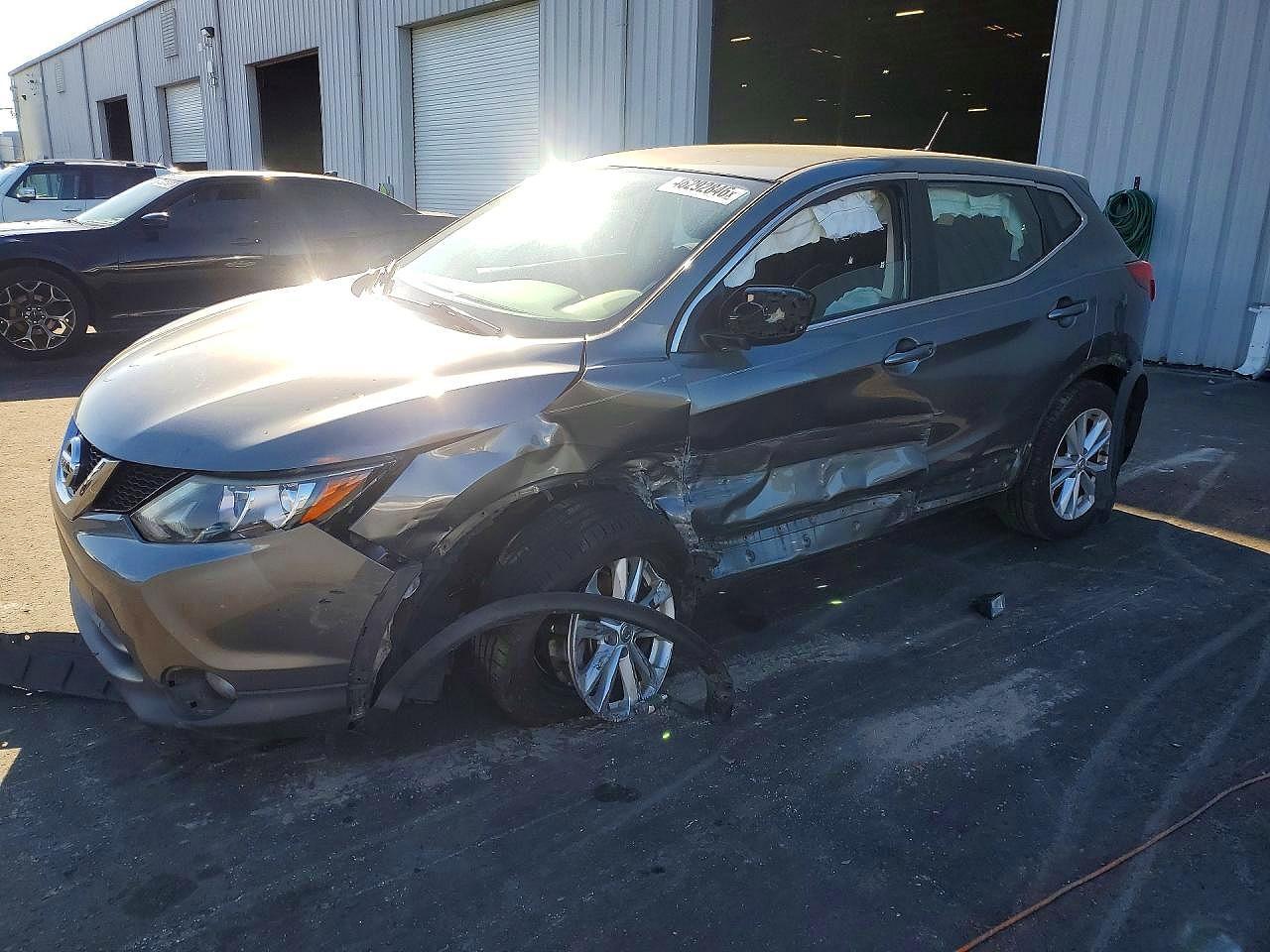 2017 Nissan Rogue Sport S - zdjęcie główne