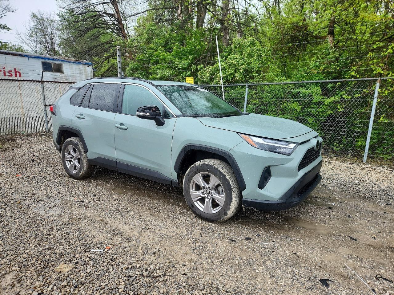 2022 Toyota Rav4 Xle - zdjęcie 4