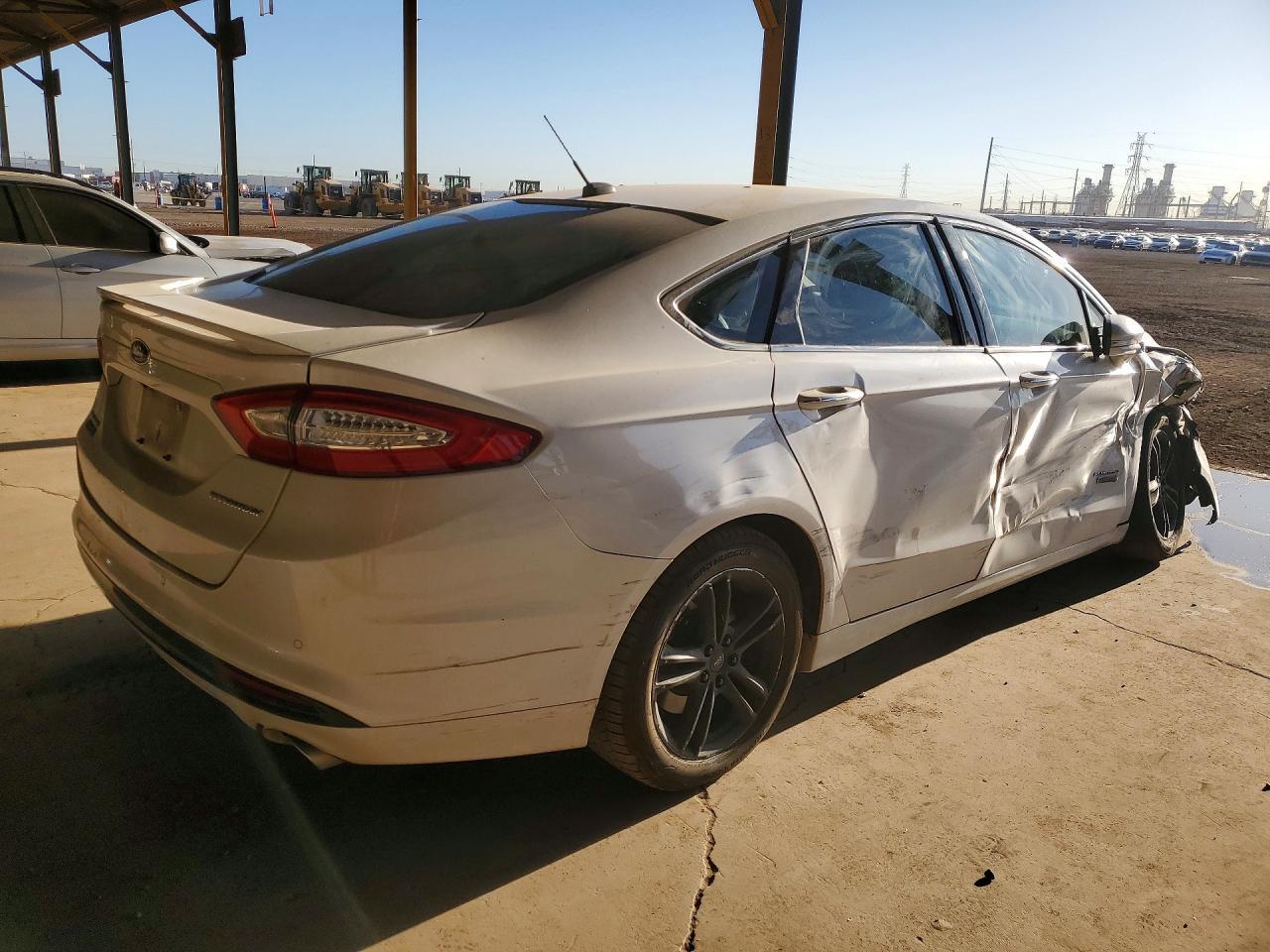 2016 Ford Fusion Titanium Phev - zdjęcie 3