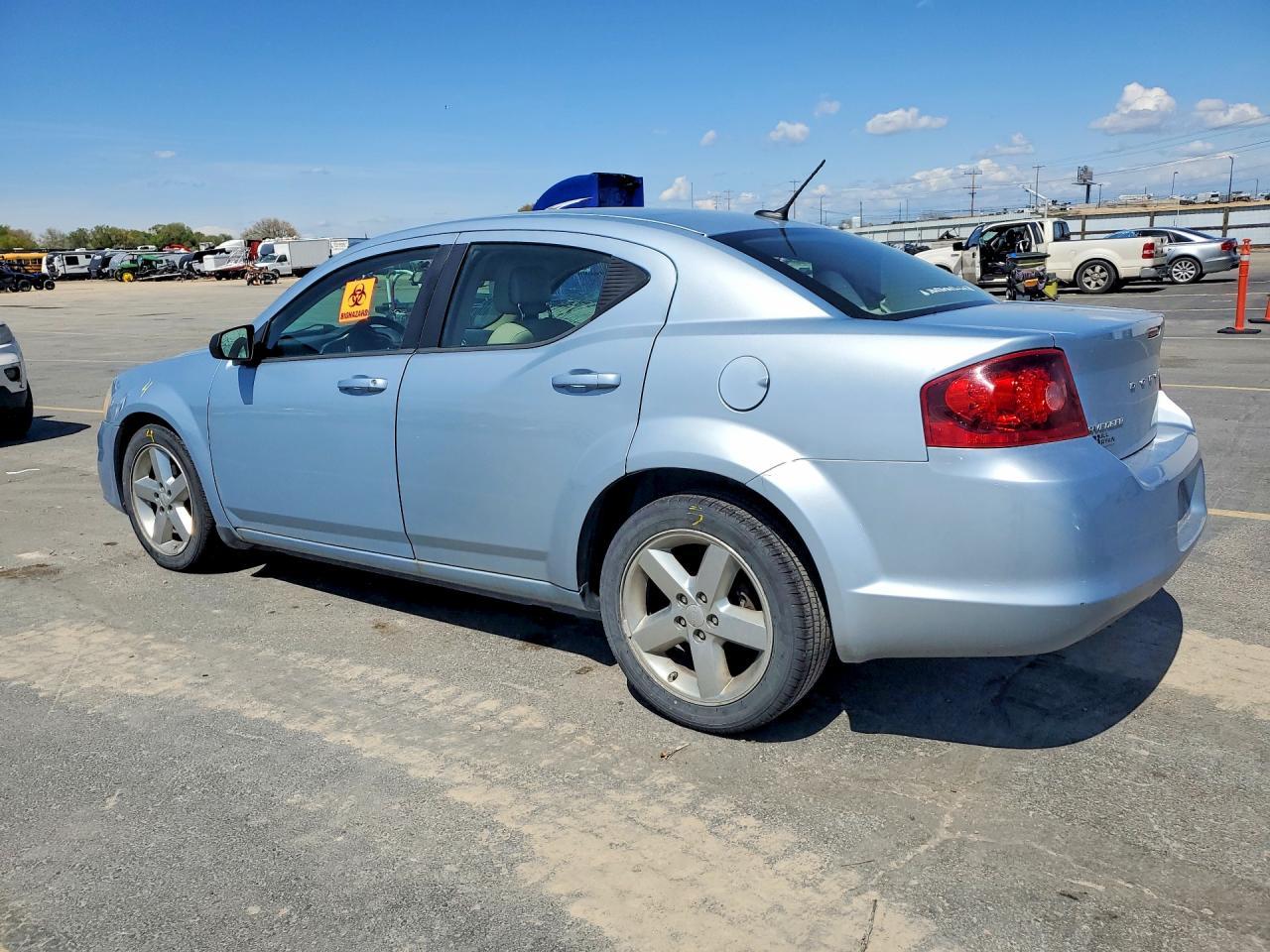 Dodge Avenger - zdjęcie 2