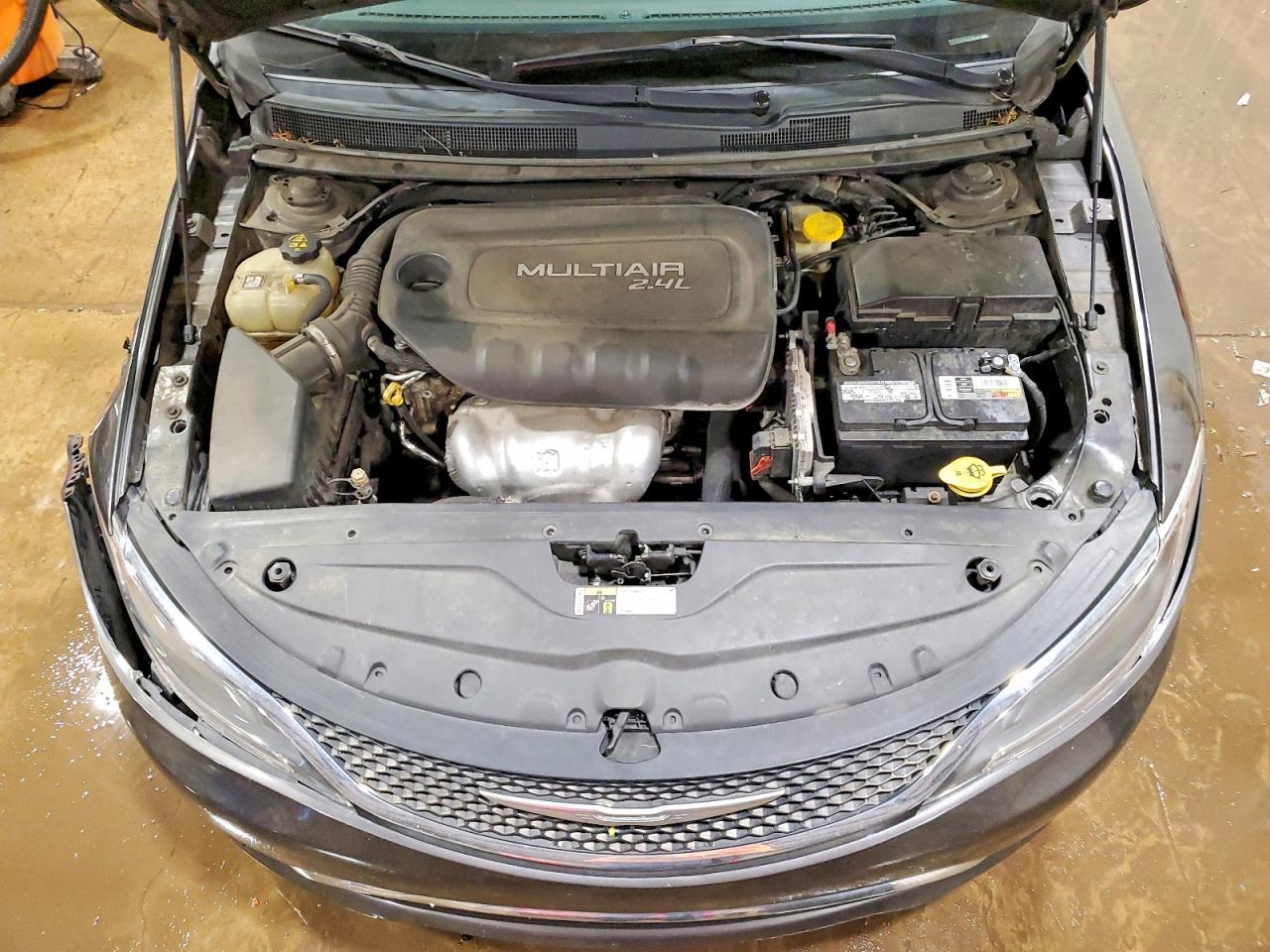 2015 Chrysler 200 Limited - zdjęcie 11