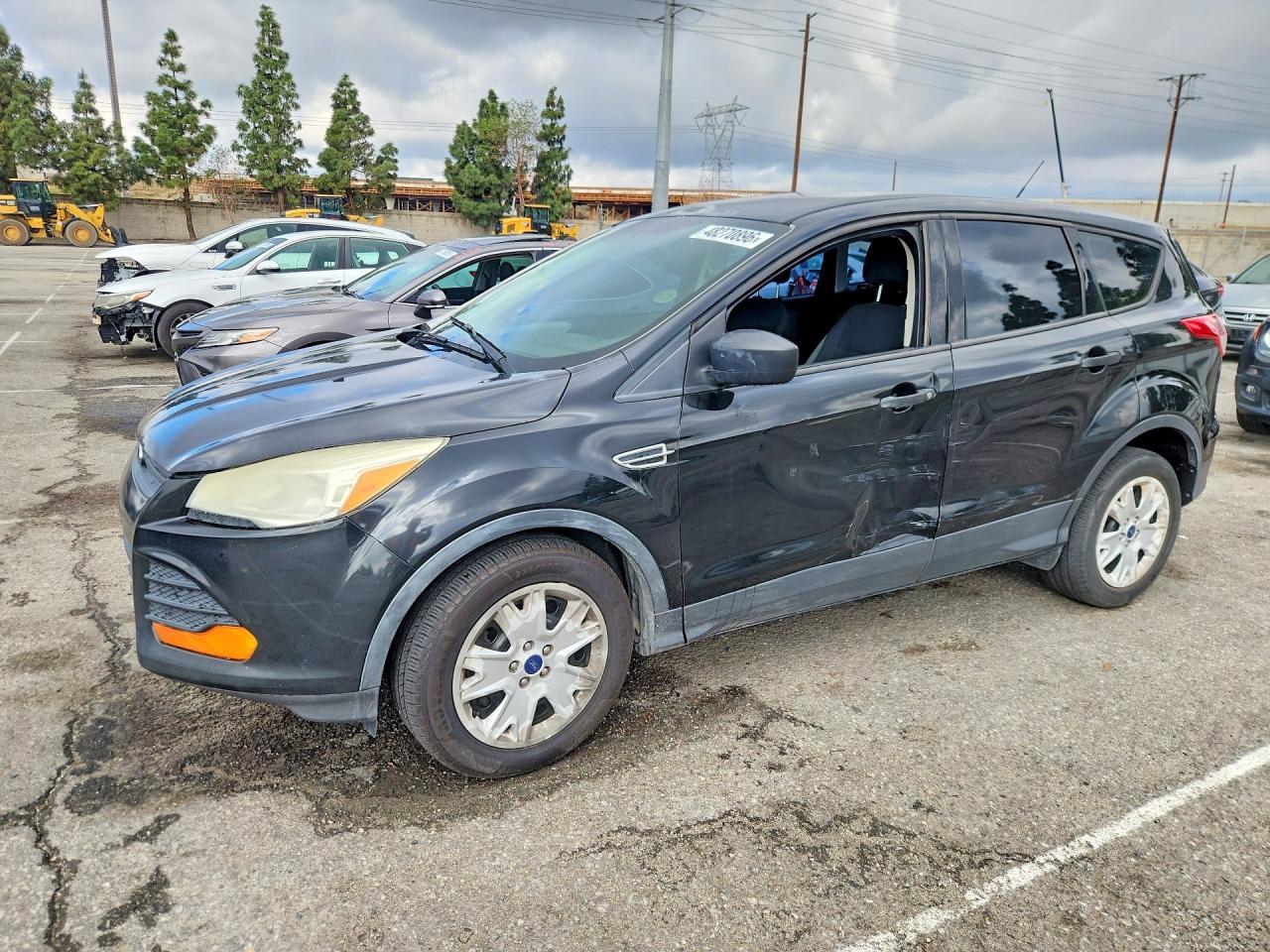 2014 Ford Escape S - zdjęcie główne