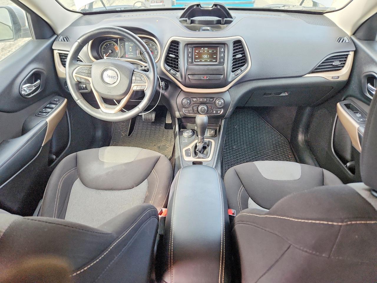 2018 Jeep Cherokee Latitude - zdjęcie 8