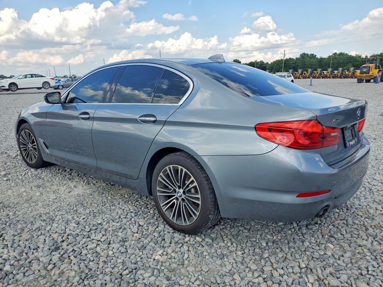 2018 BMW 530 Xi - zdjęcie 2