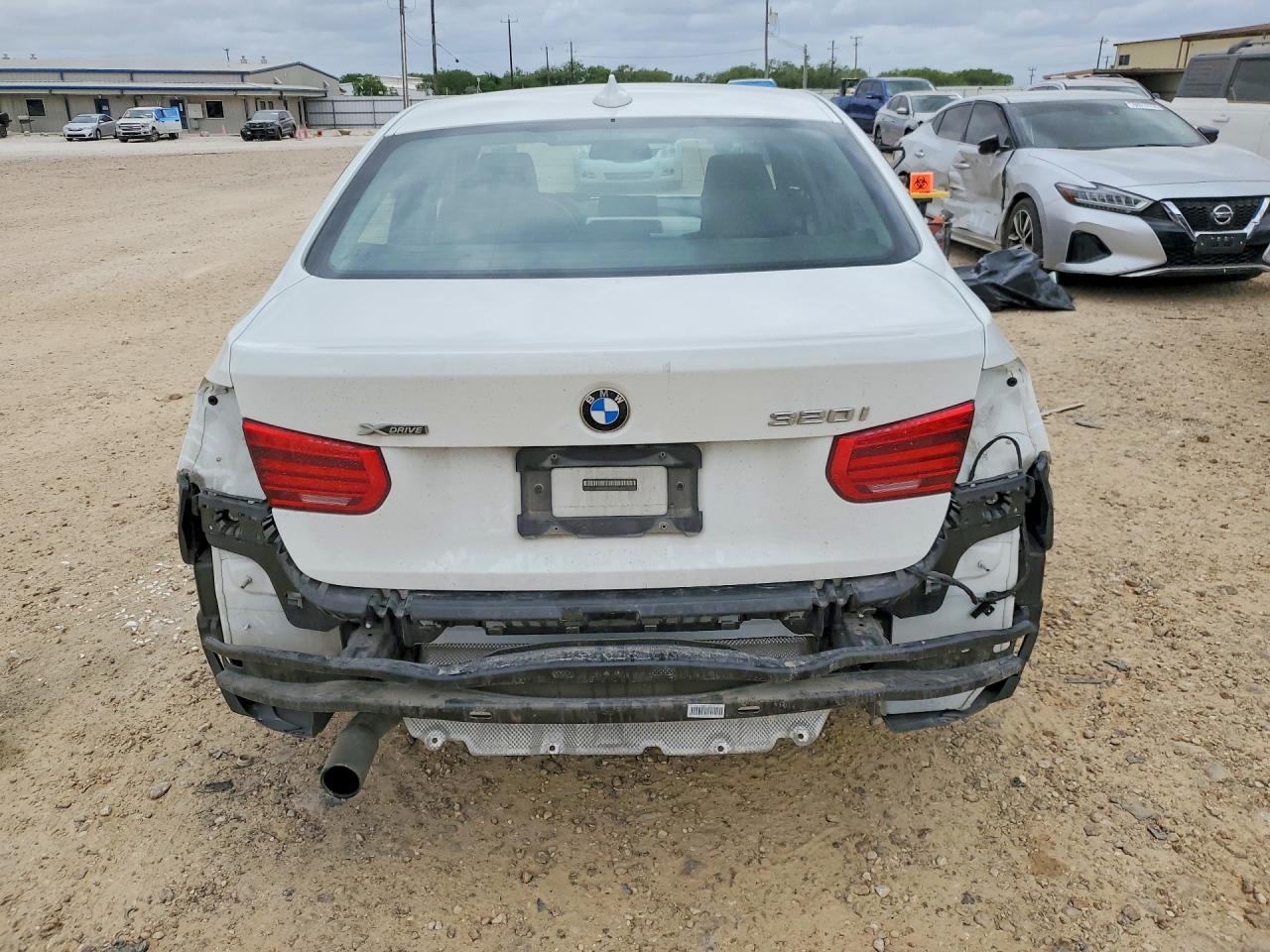 2016 BMW 320 Xi - zdjęcie 6