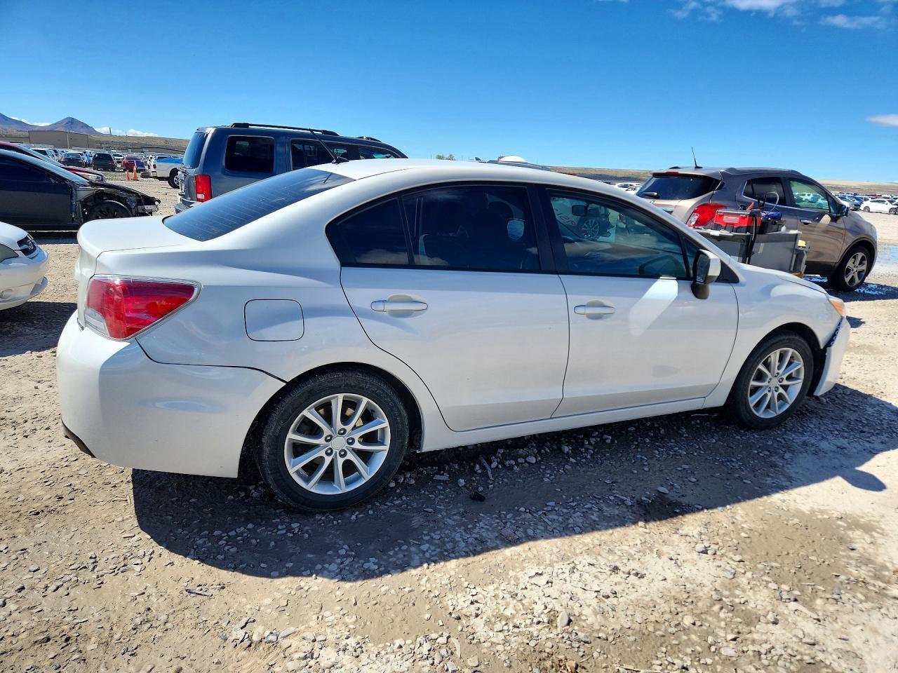 2014 Subaru Impreza Premium - zdjęcie 3