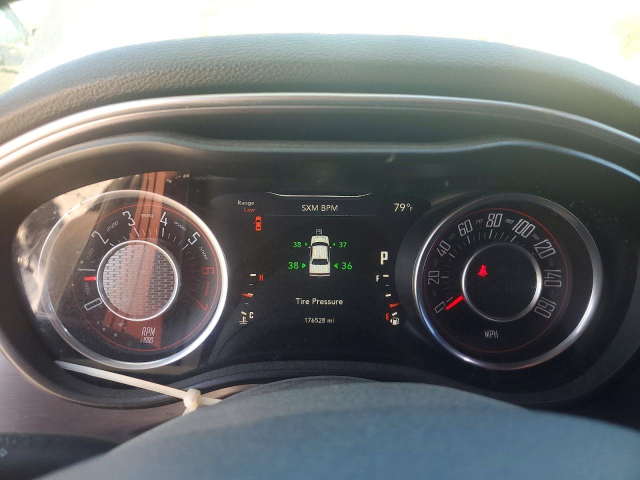 2016 Dodge Challenger R - zdjęcie 9