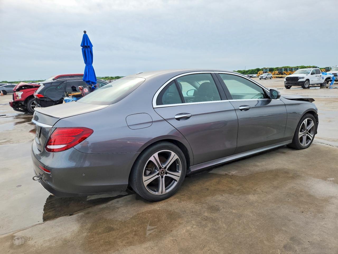2018 Mercedes-Benz E 300 - zdjęcie 3