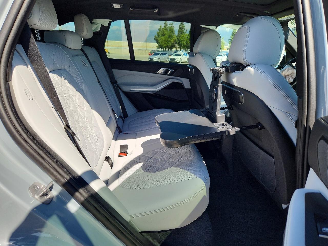 2024 BMW X5 xDrive50E - zdjęcie 11