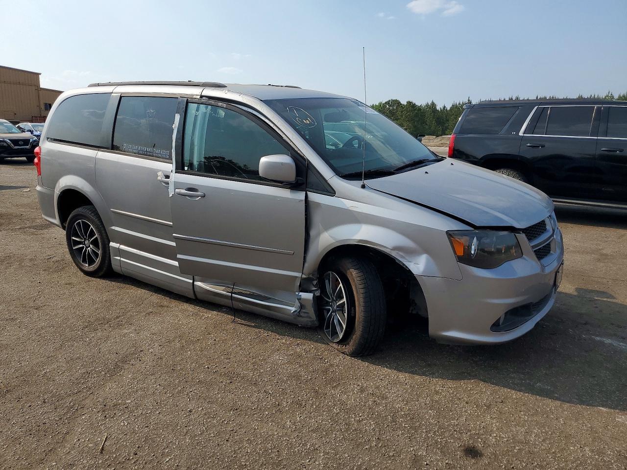 2017 Dodge Grand Caravan Gt - zdjęcie 4