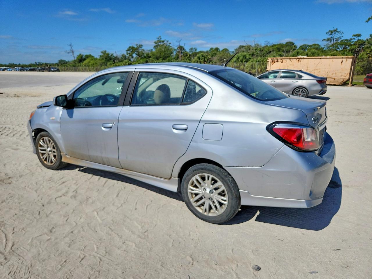 2021 Mitsubishi Mirage G4 Es - zdjęcie 2