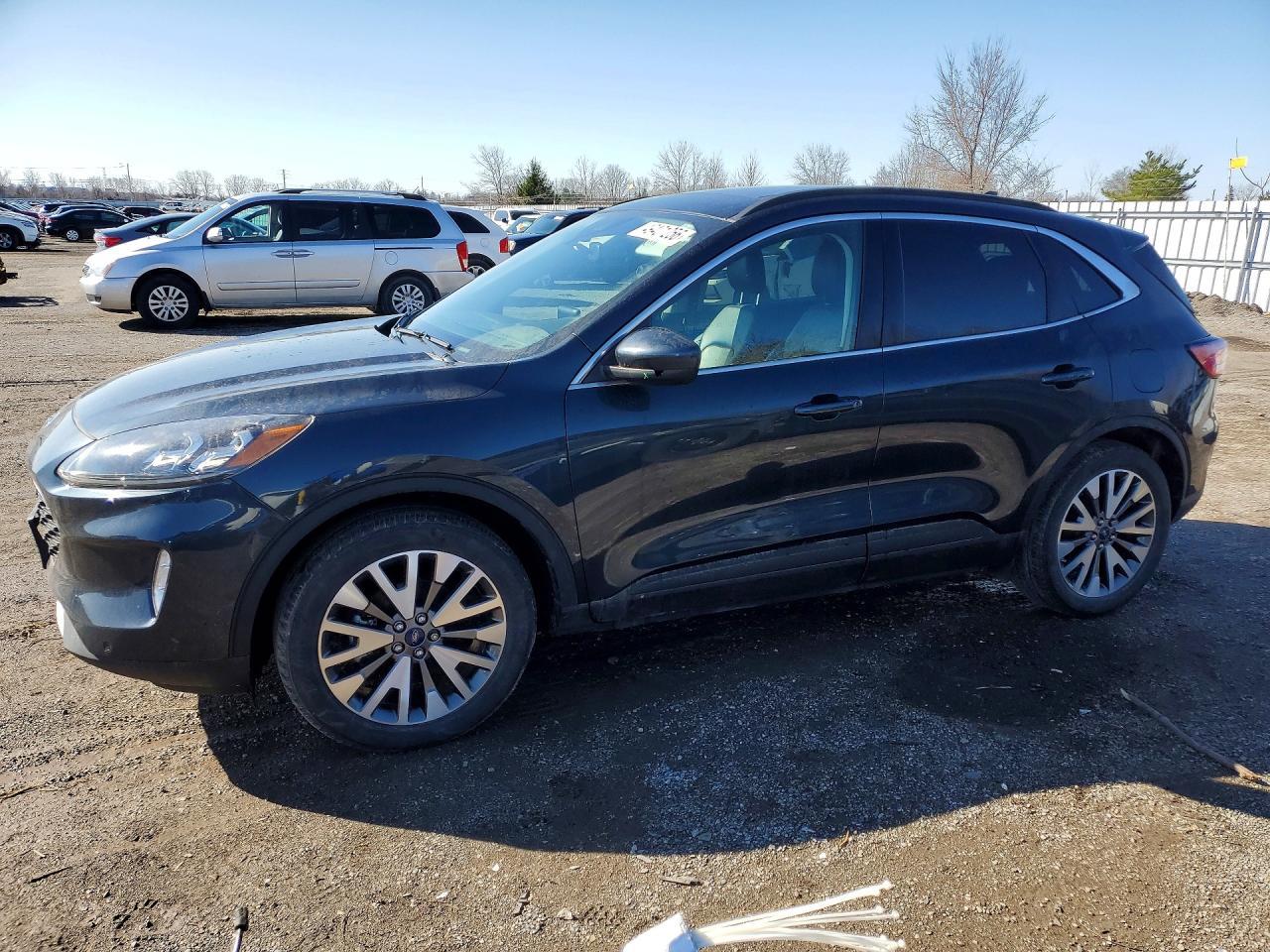 2022 Ford Escape Titanium - zdjęcie główne