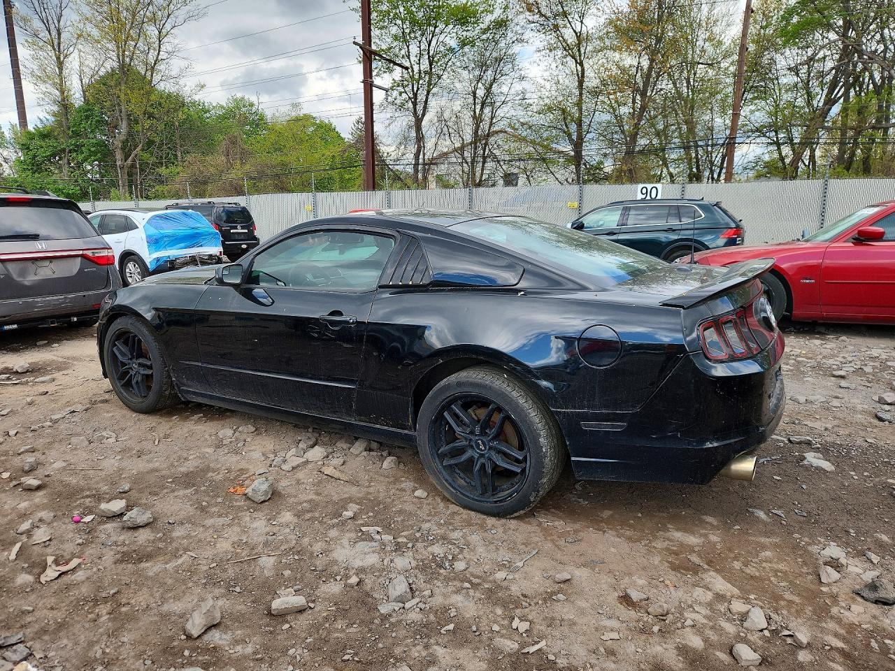2014 Ford Mustang - zdjęcie 2