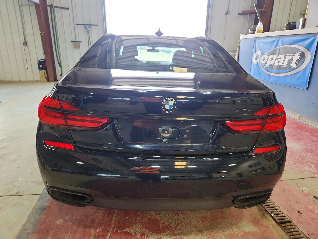 2017 BMW 750 Xi - zdjęcie 6