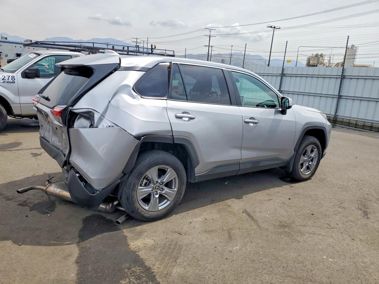 2025 Toyota Rav4 Le - zdjęcie 3