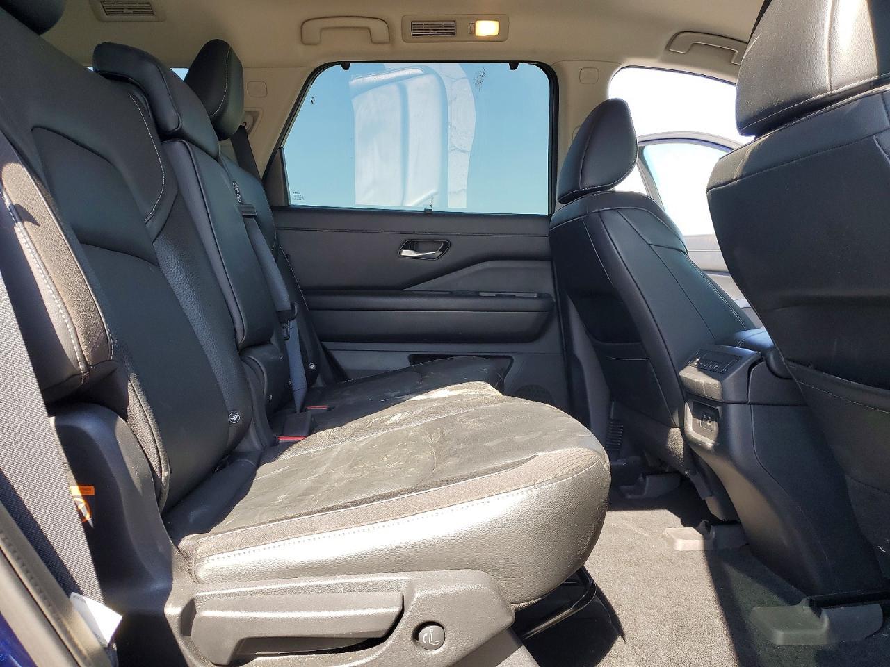 2022 Nissan Pathfinder Sl - zdjęcie 11