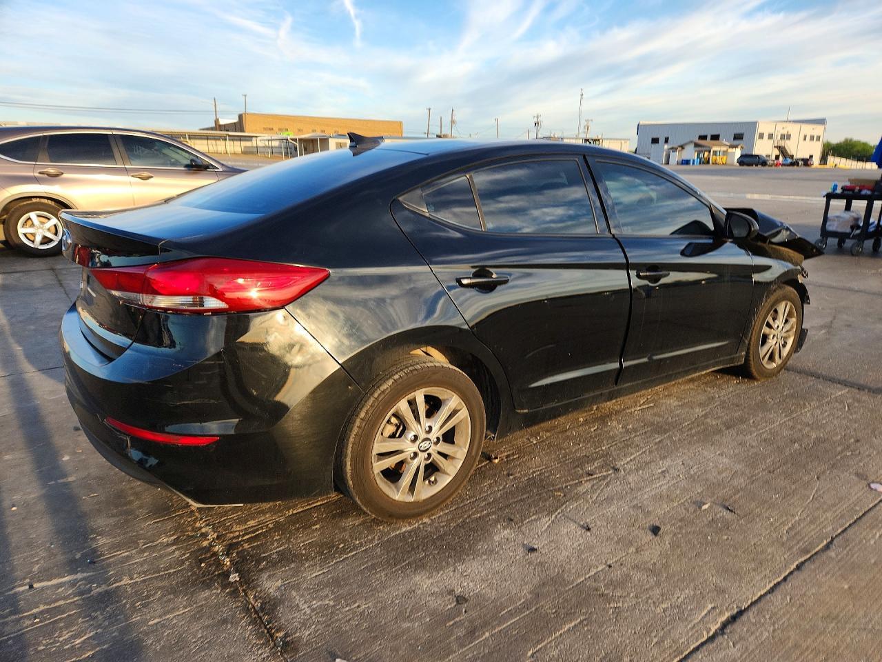 2018 Hyundai Elantra - zdjęcie 3