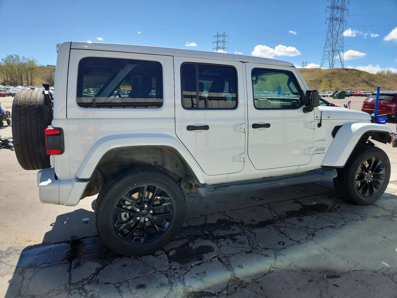 2023 Jeep Wrangler Sahara 4Xe - zdjęcie 3