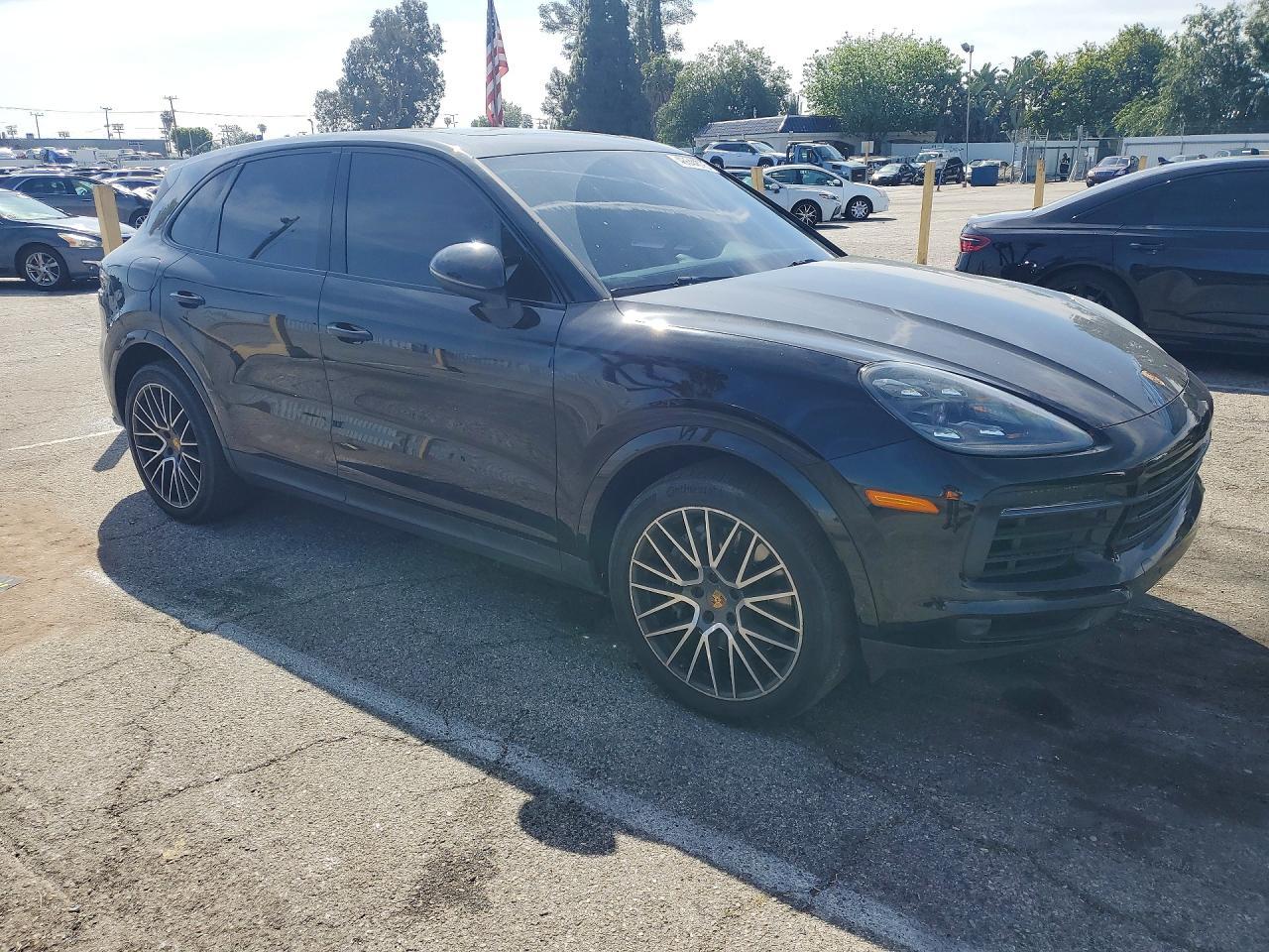 2021 Porsche Cayenne - zdjęcie 4