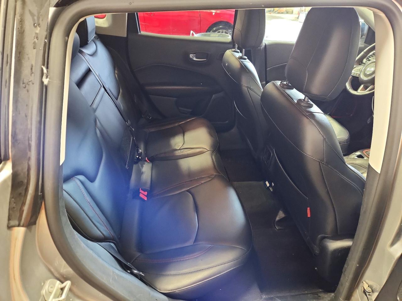 2018 Jeep Compass Trailhawk - zdjęcie 11