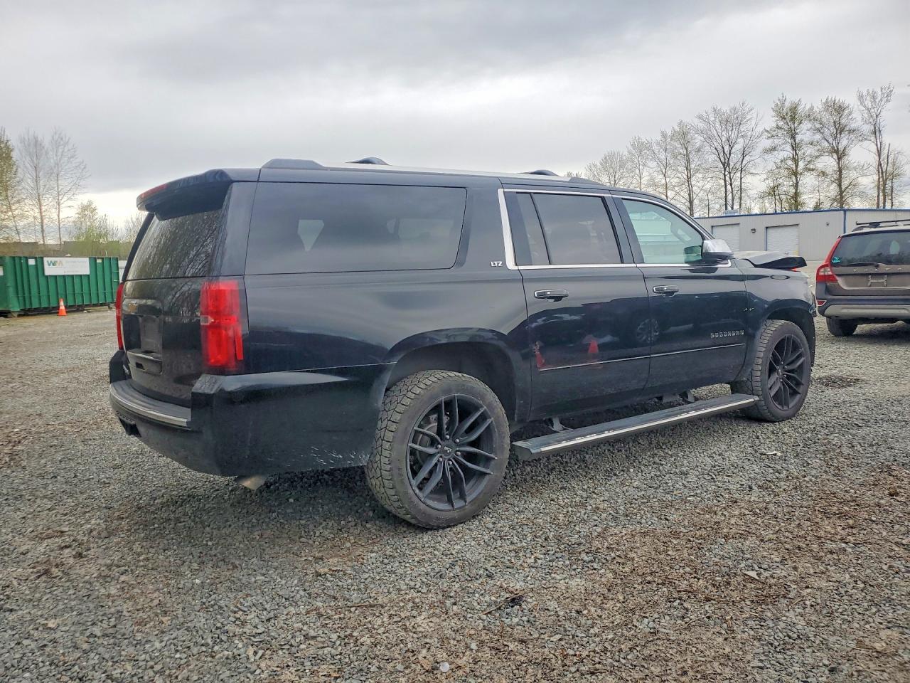 2015 Chevrolet Suburban K1500 Ltz - zdjęcie 3