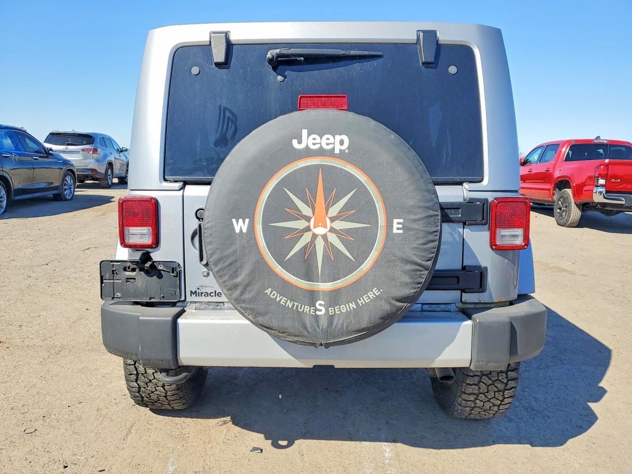 2013 Jeep Wrangler Unlimited Sahara - zdjęcie 6
