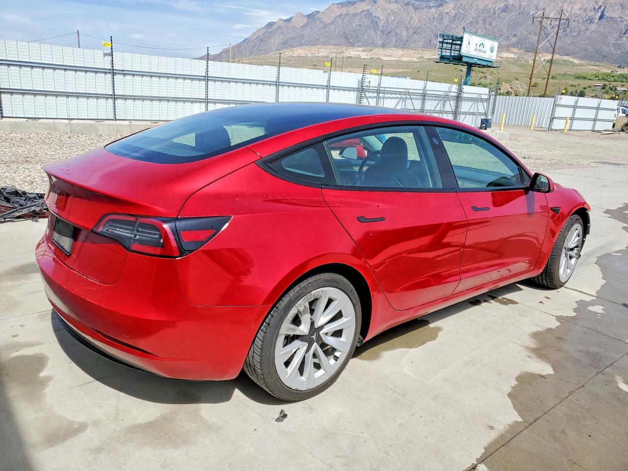 2022 Tesla Model 3 - zdjęcie 3