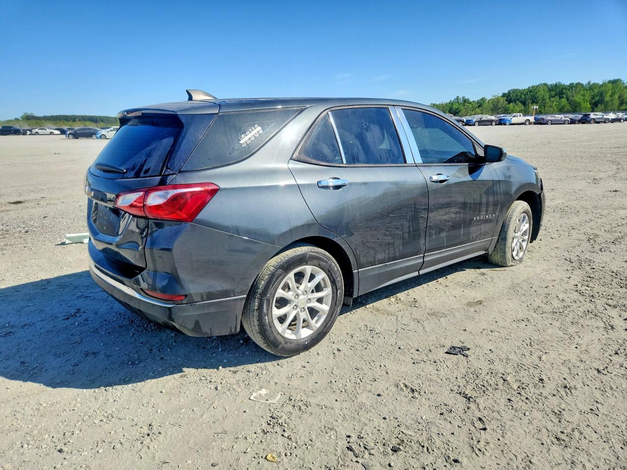 2018 Chevrolet Equinox Ls - zdjęcie 3