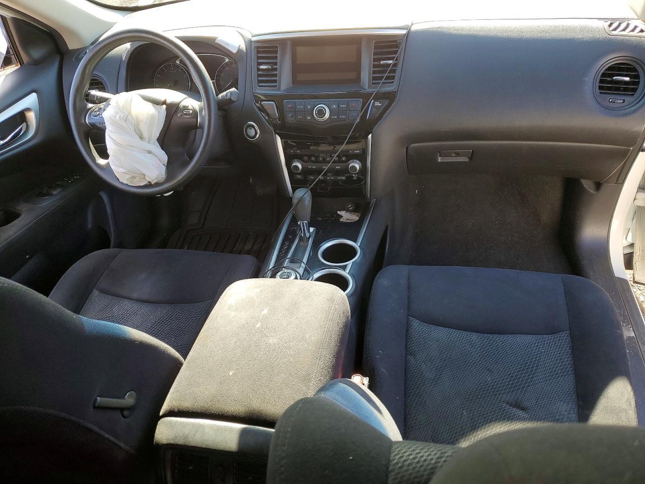 2016 Nissan Pathfinder - zdjęcie 8