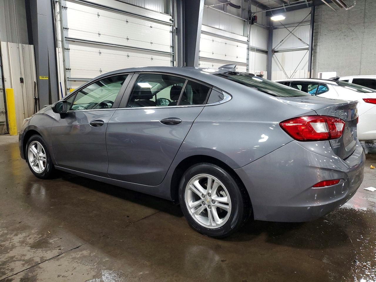 2018 Chevrolet Cruze Lt - zdjęcie 2