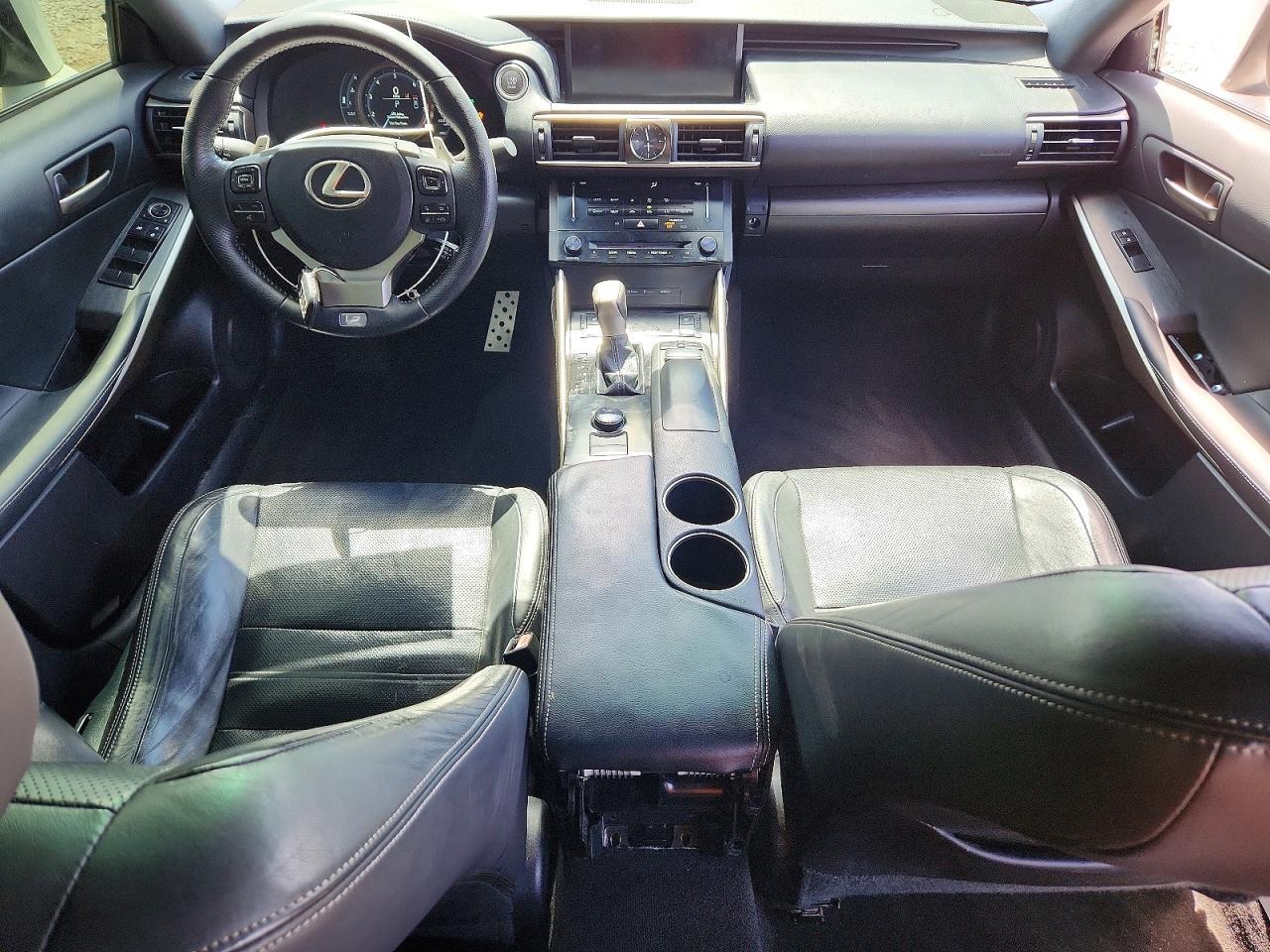 2019 Lexus Is 300 - zdjęcie 8