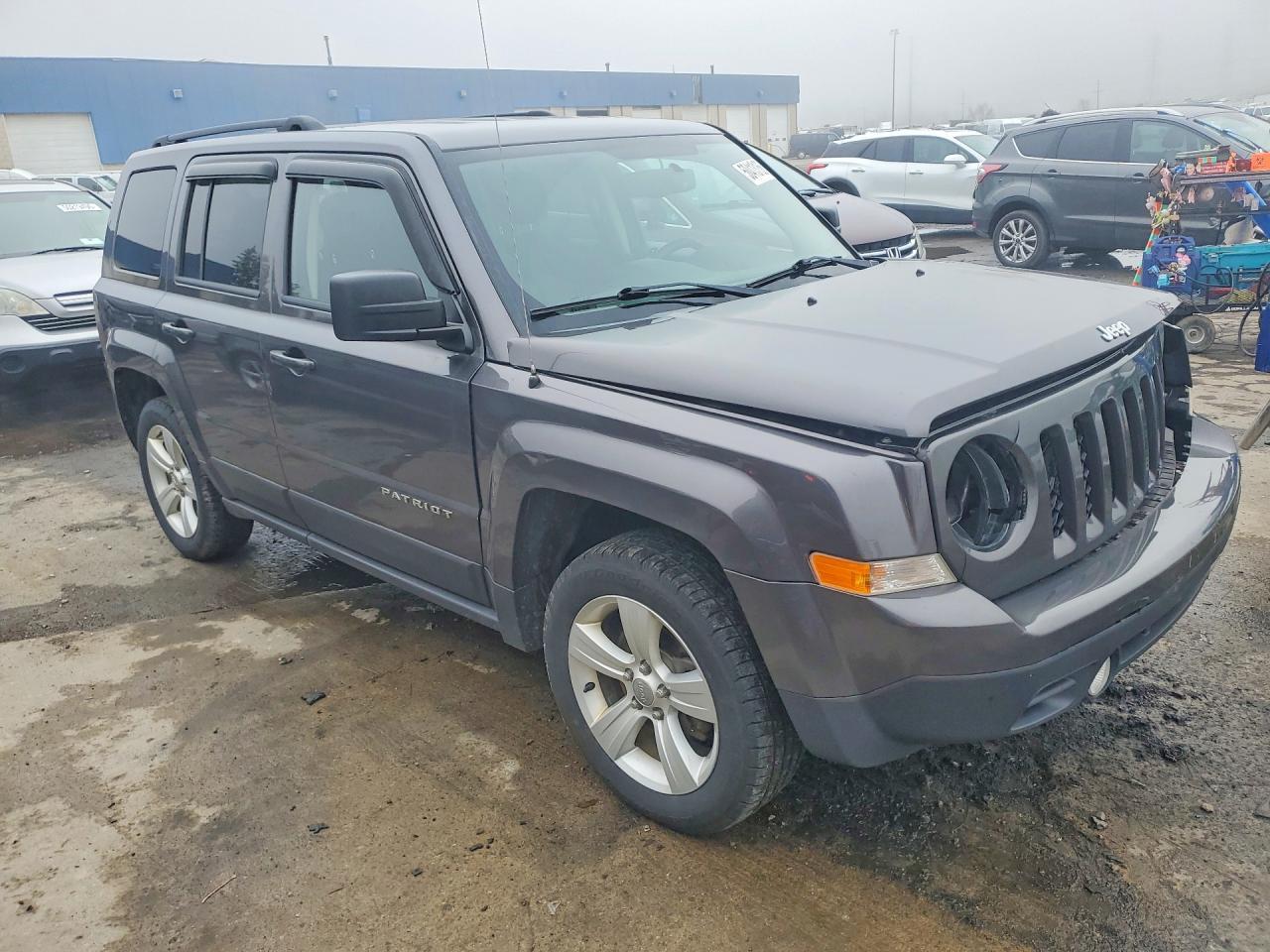 2014 Jeep Patriot Latitude - zdjęcie 4