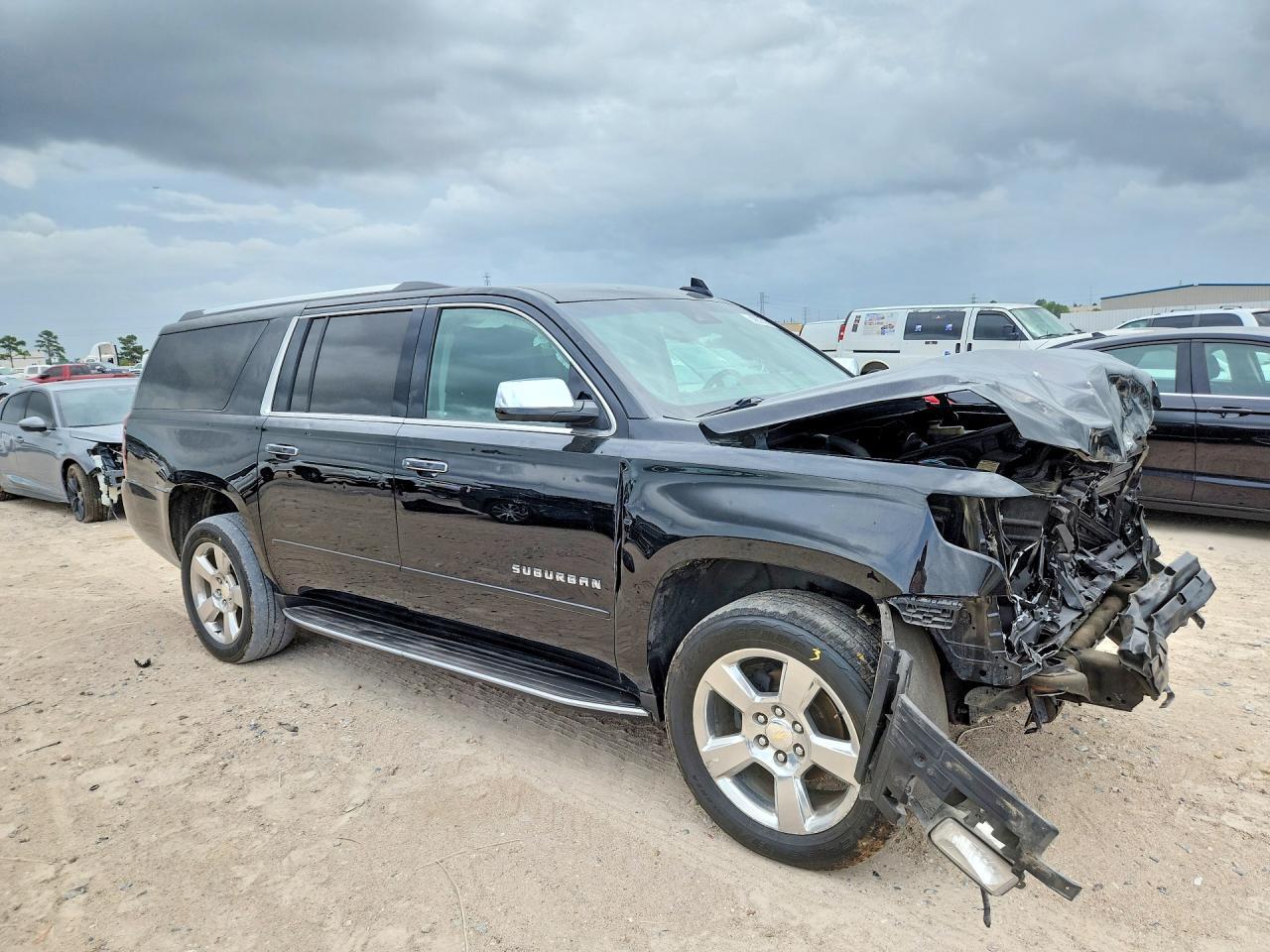 2020 Chevrolet Suburban C1500 Premier - zdjęcie 4